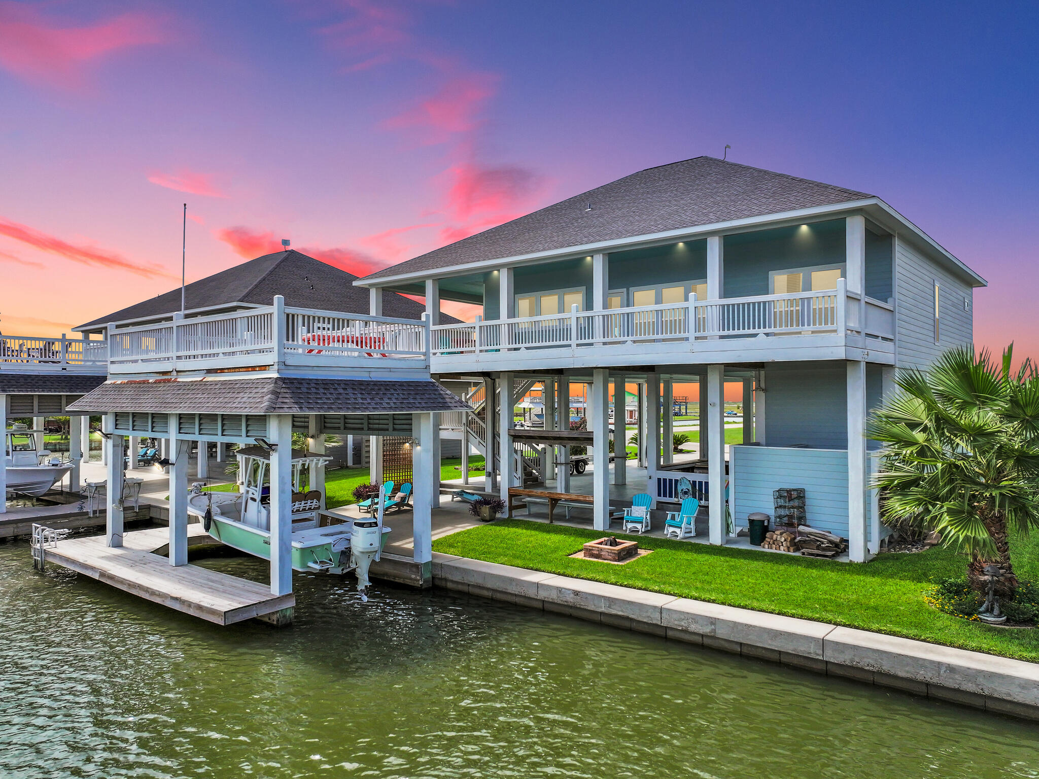 Canal front living at it's finest